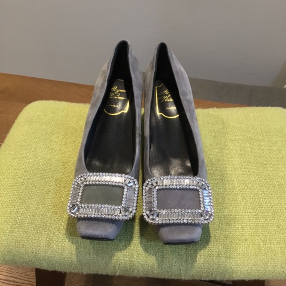 NEW Authentic Roger Vivier Mid Heels - Picture 2 of 8